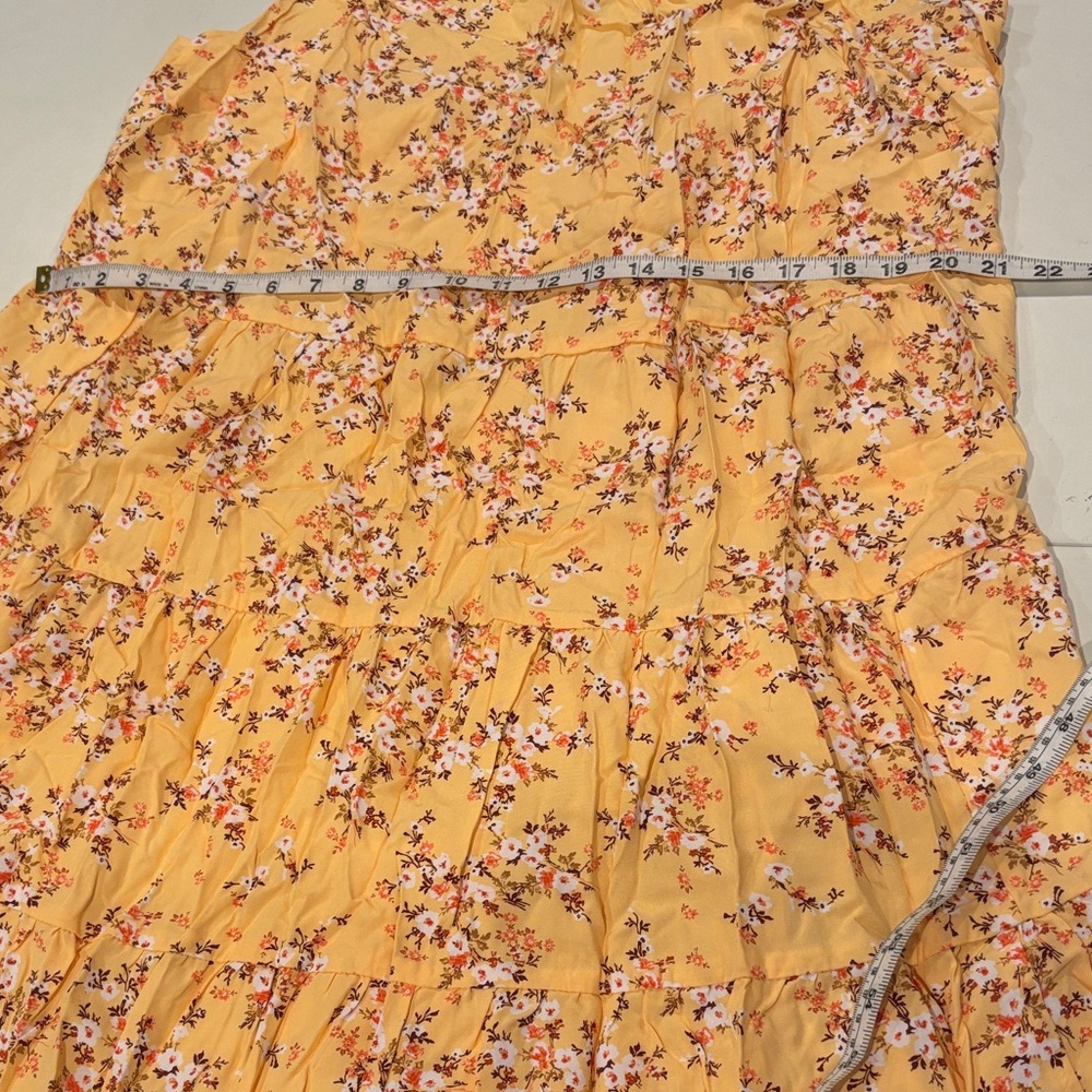 Old Navy Sleeveless Tiered Floral Swing Dress - Picture 4 of 10